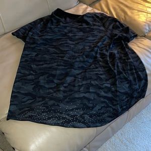 Lululemon Black Camo Shirt Size 4